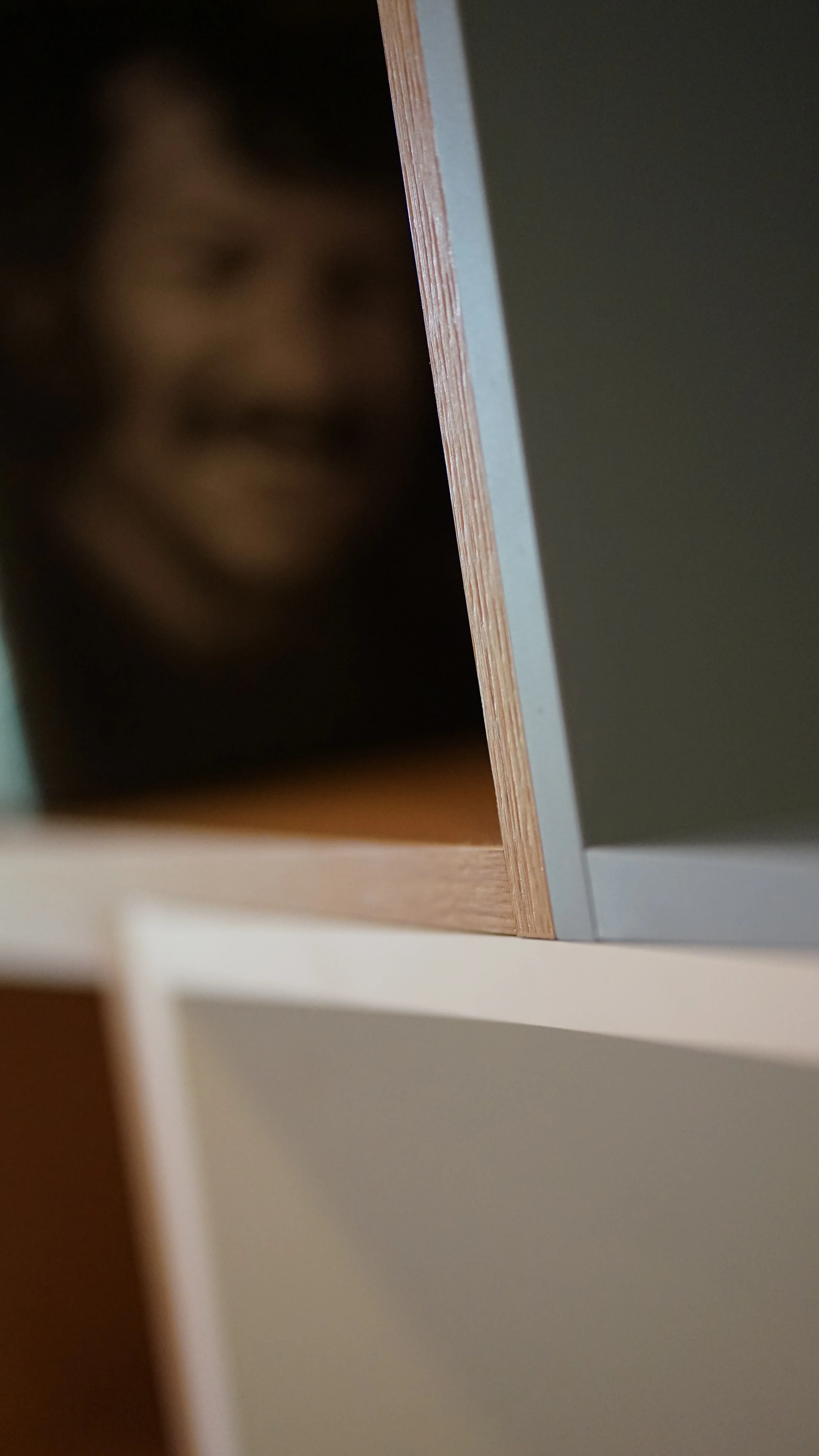 Rohová vestavěná skříňka – detail zpracování